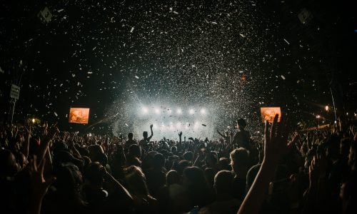 danny-howe-bn-D2bCvpik-unsplash party bild